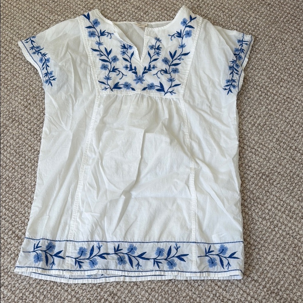 Girls summer coverup, in perfect condition!